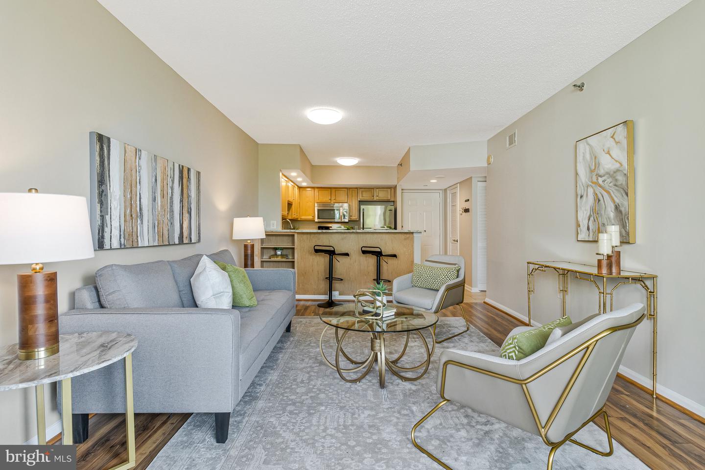 1001 N Randolph St #513