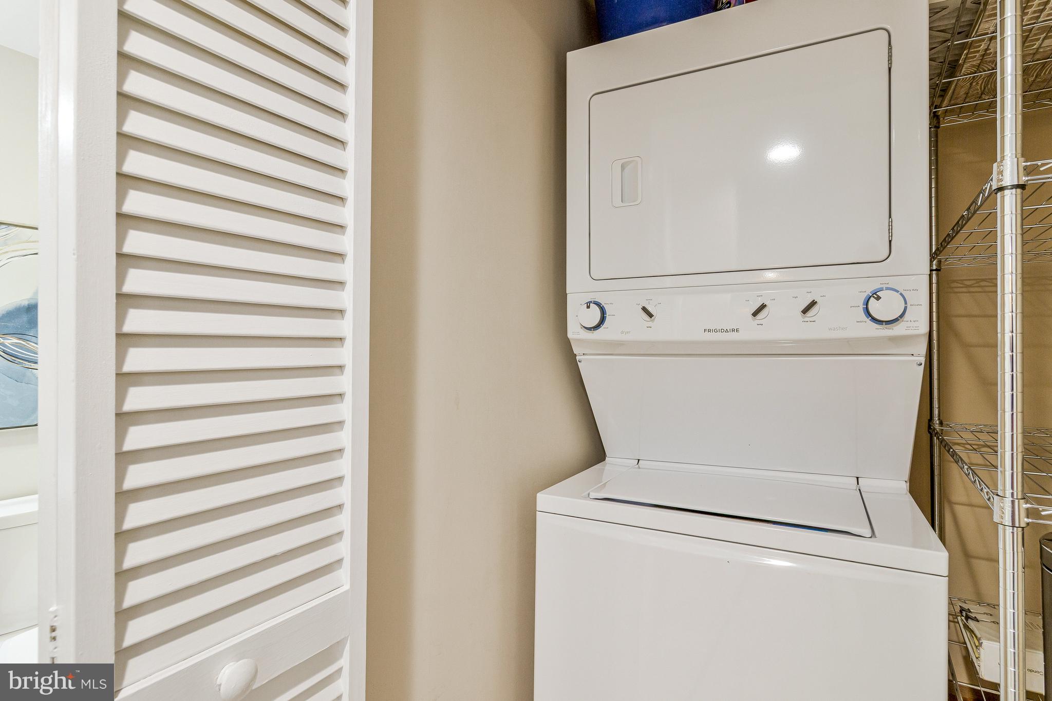 1001 N Randolph St #513