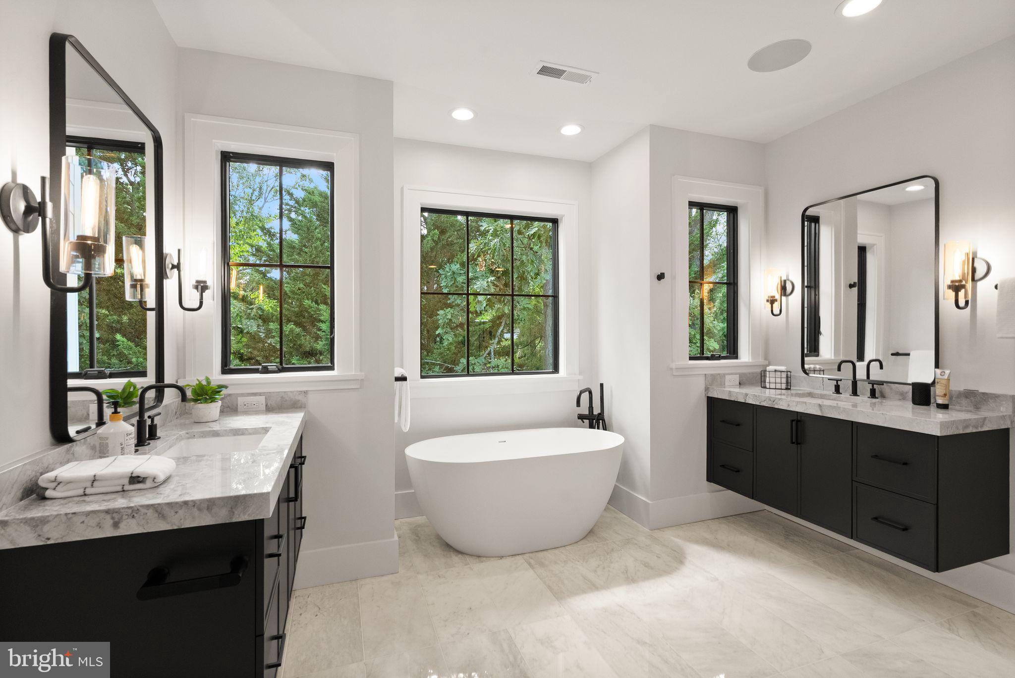 112 N HIGHLAND STREET