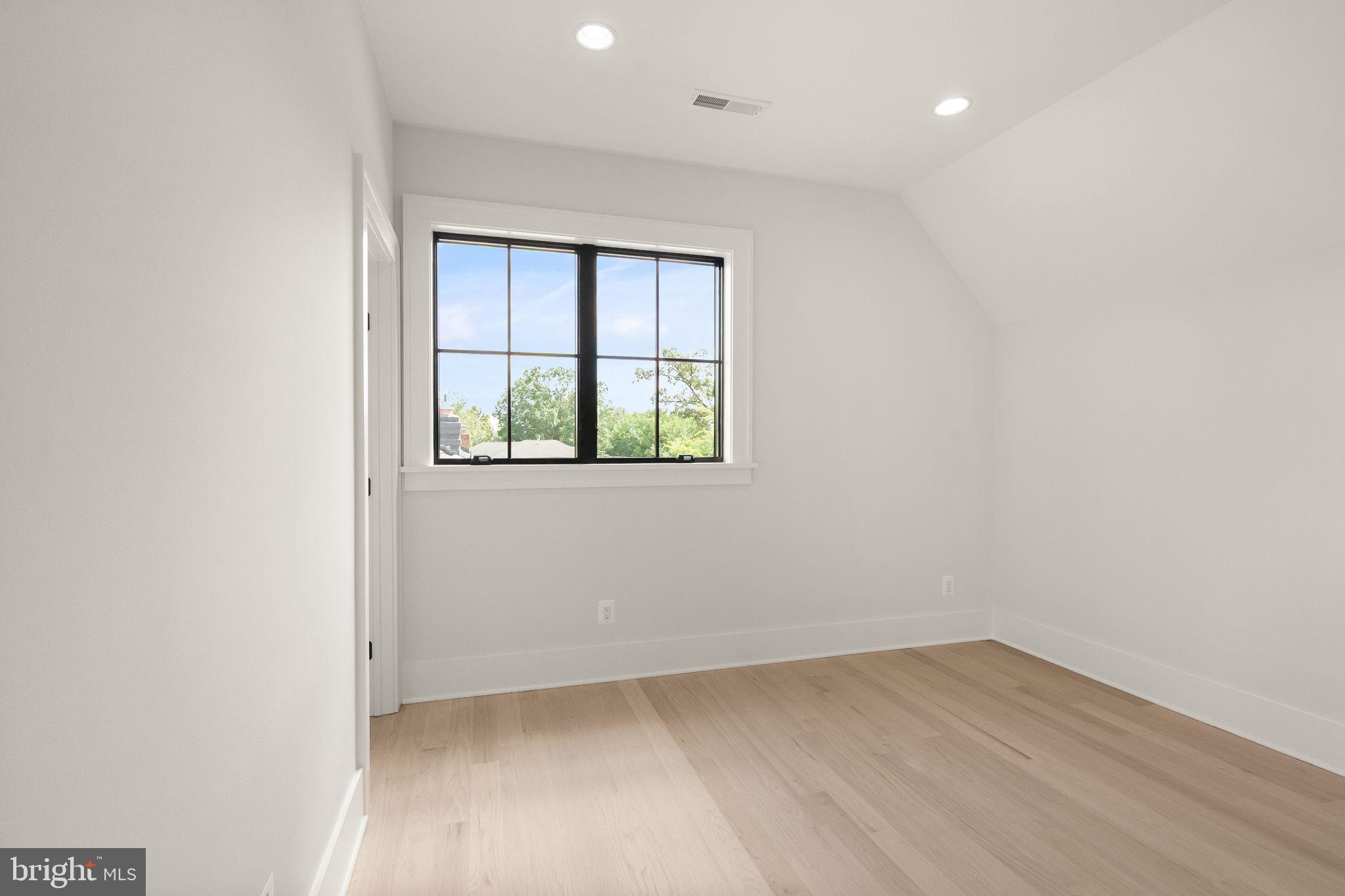 112 N HIGHLAND STREET