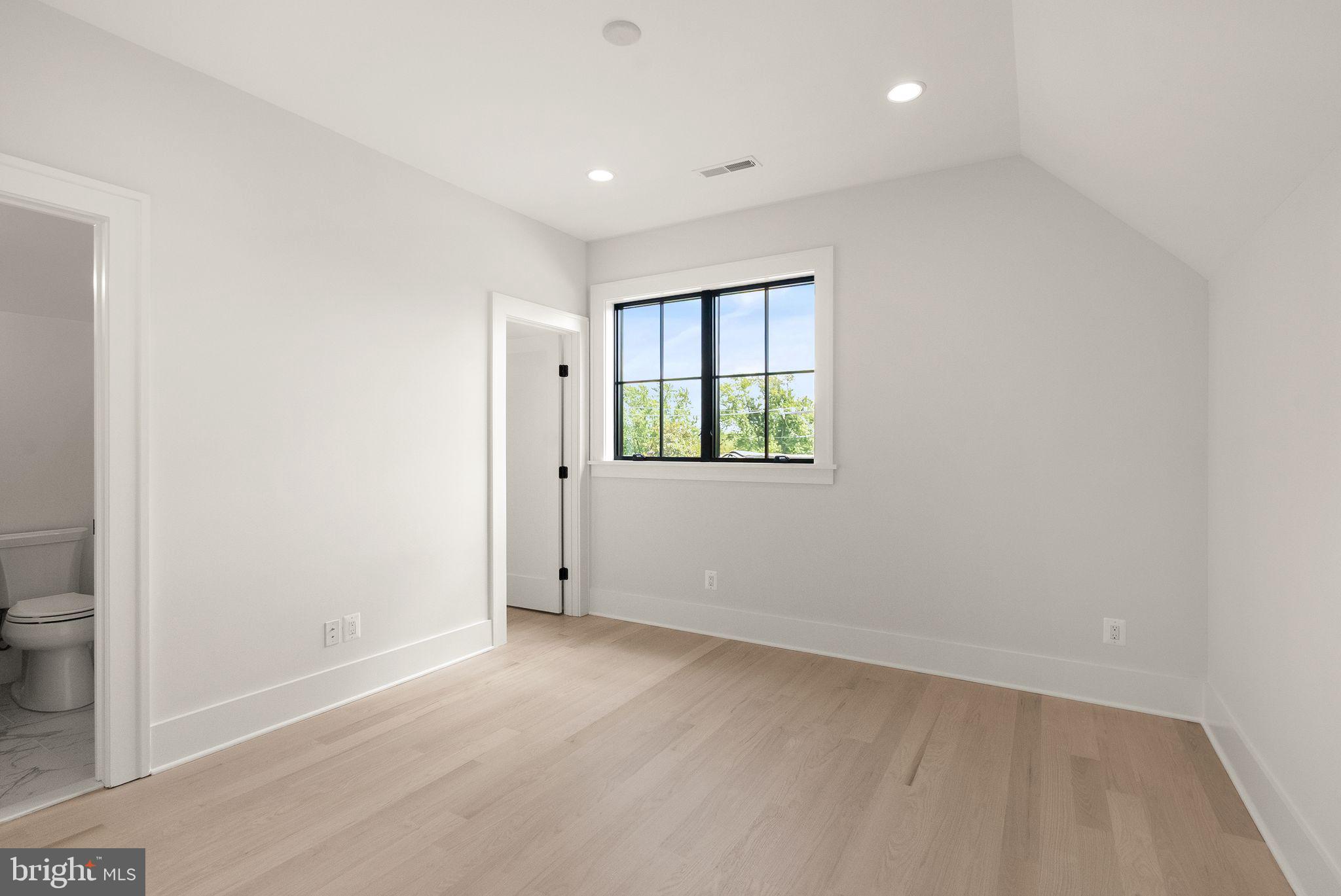 112 N HIGHLAND STREET