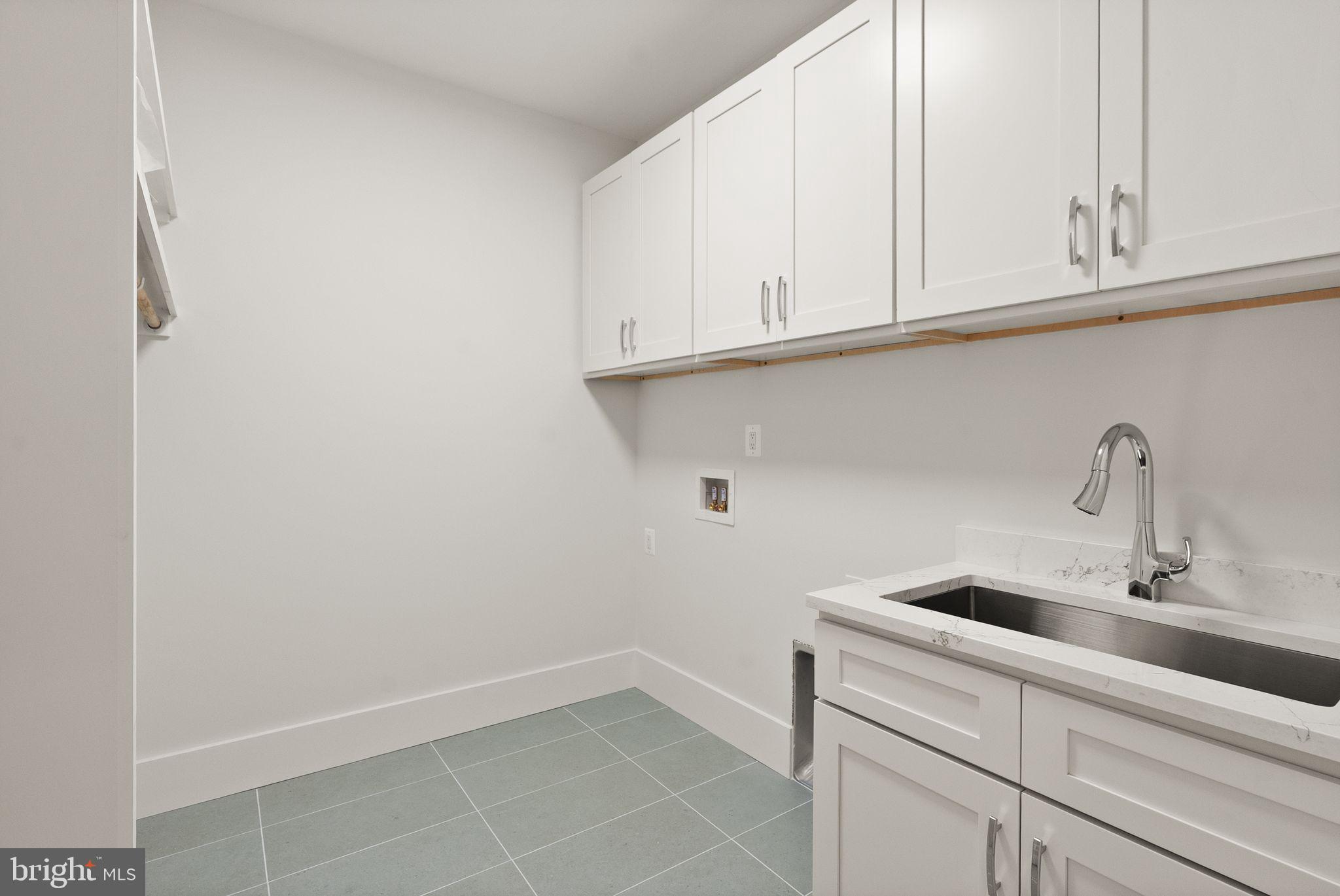 112 N HIGHLAND STREET