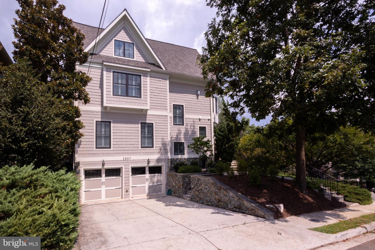 2807 1st Rd N