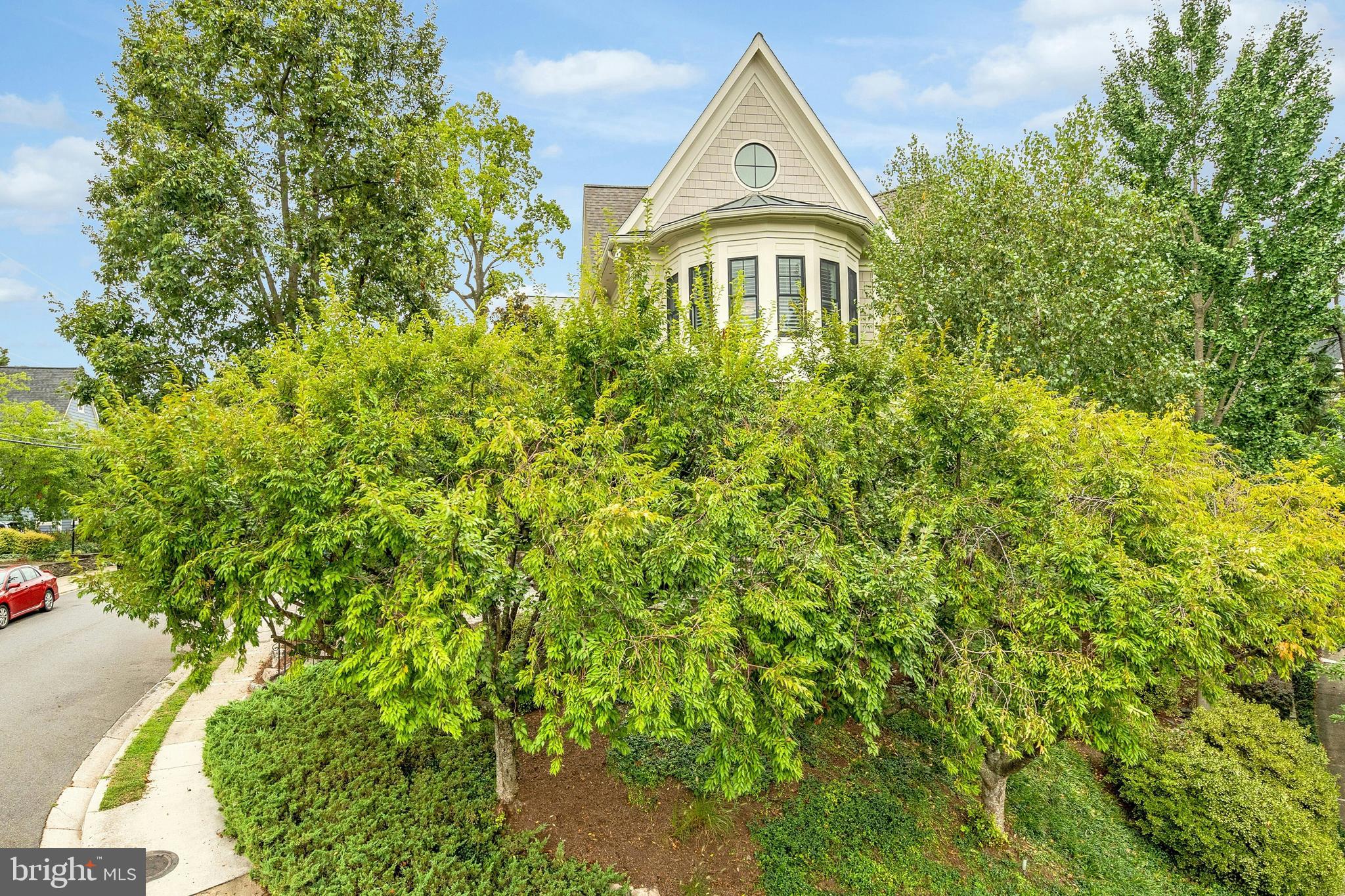 2807 1st Rd N