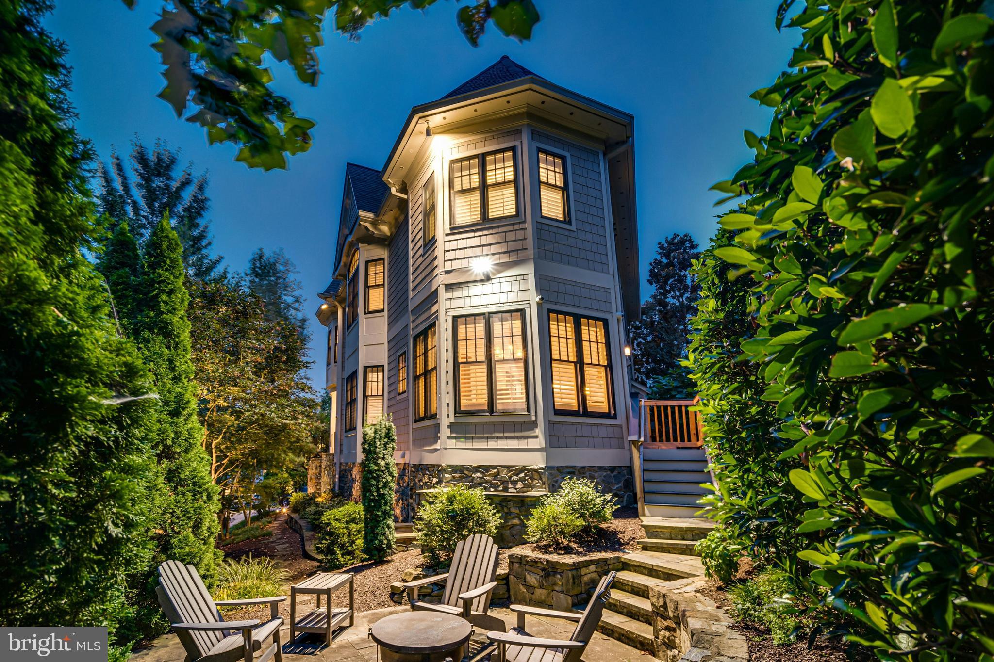 2807 1st Rd N