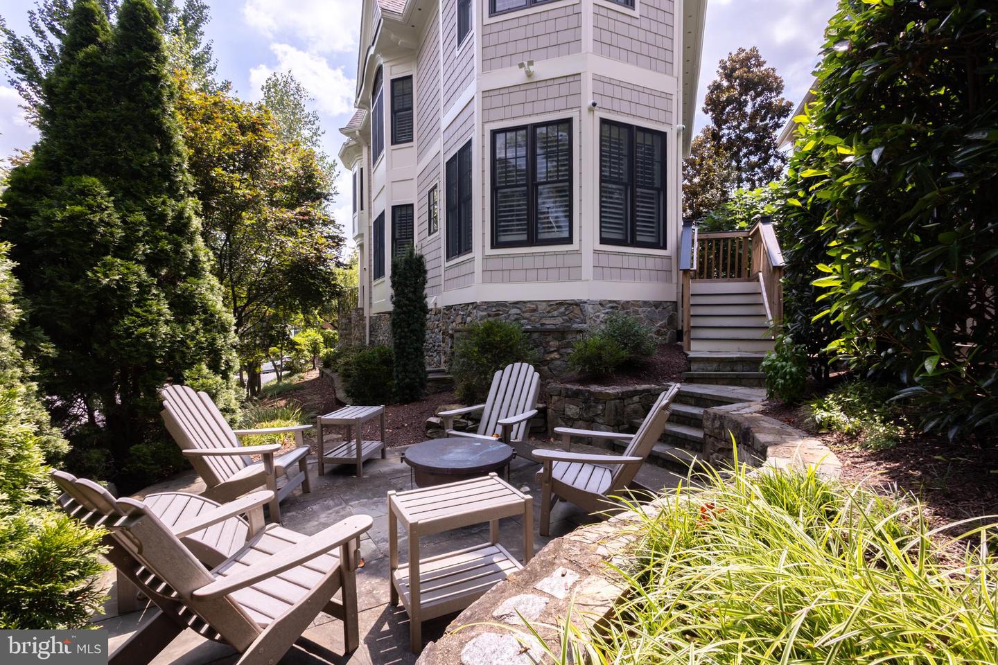 2807 1st Rd N