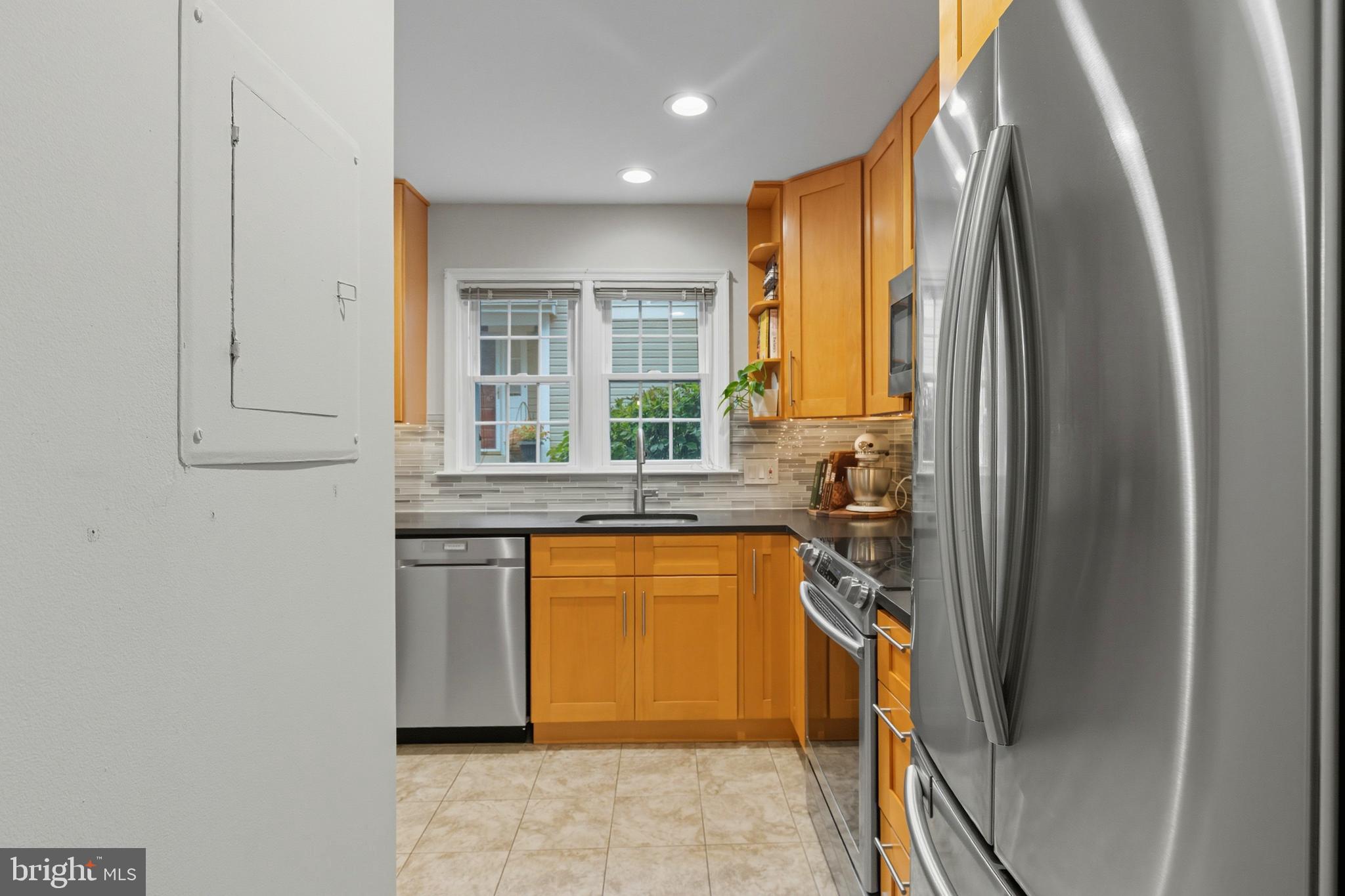 2923 S WOODSTOCK ST B