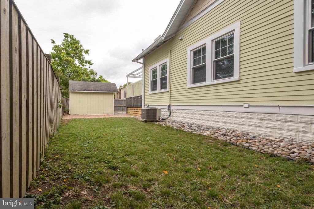 3201 N PERSHING DRIVE