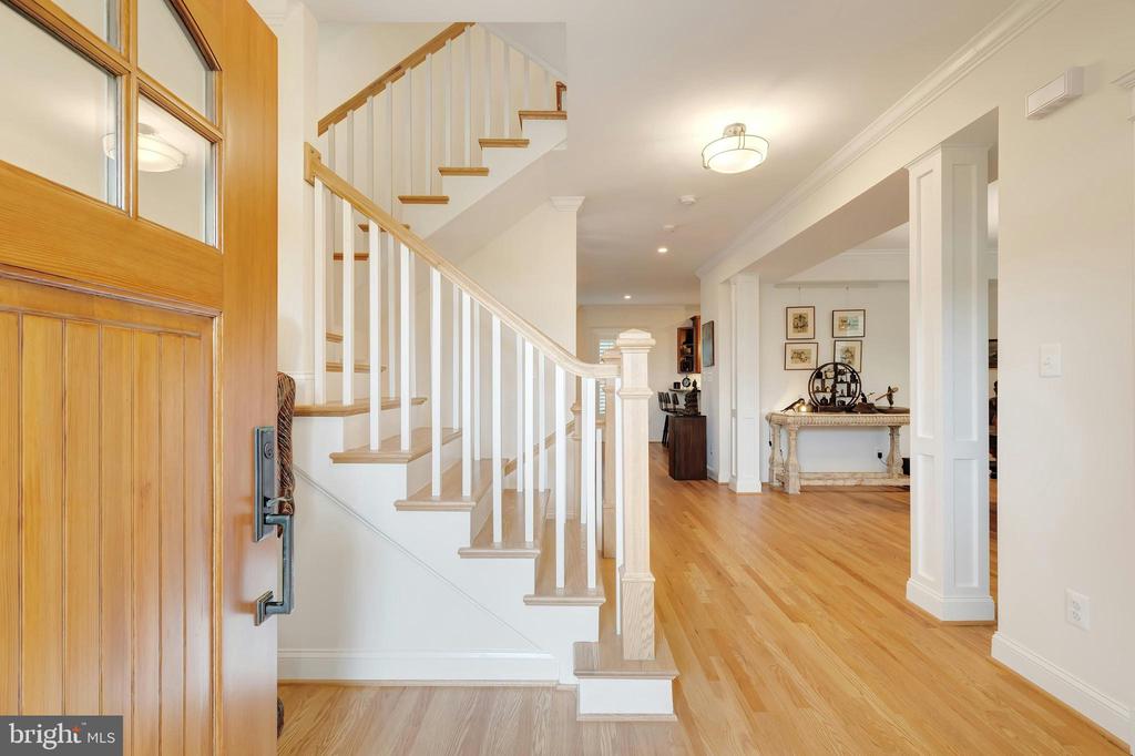 2807 1ST ROAD N