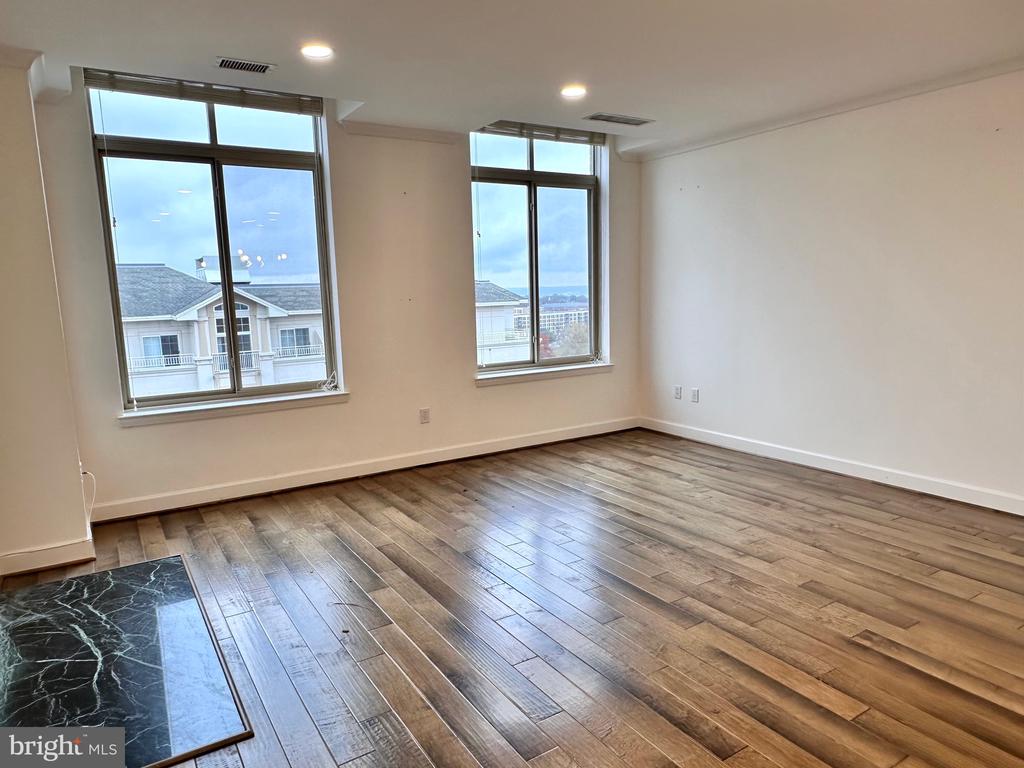 1220 N FILLMORE STREET PH08