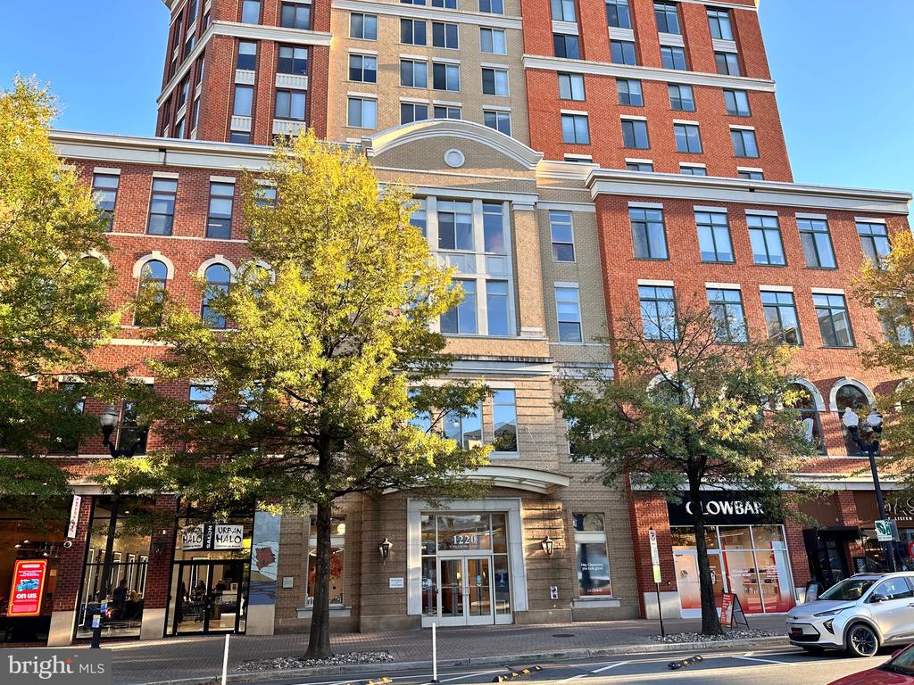 1220 N FILLMORE STREET PH08