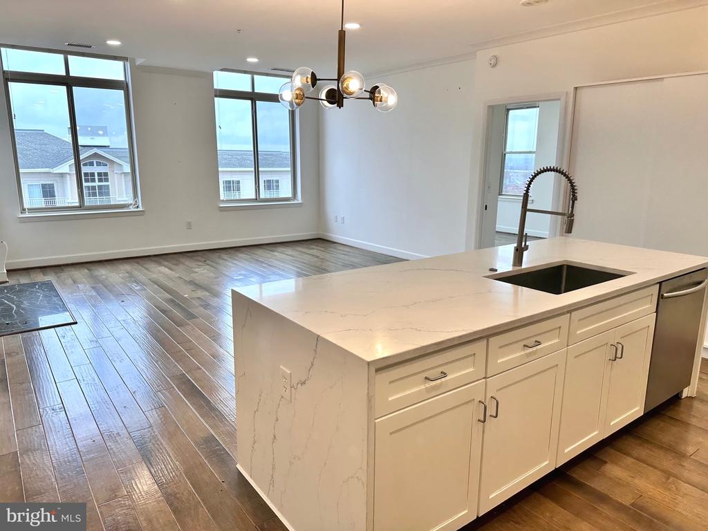 1220 N FILLMORE STREET PH08