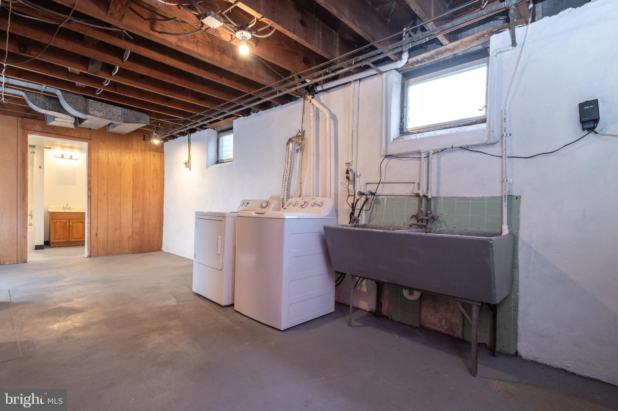 312 N HIGHLAND STREET