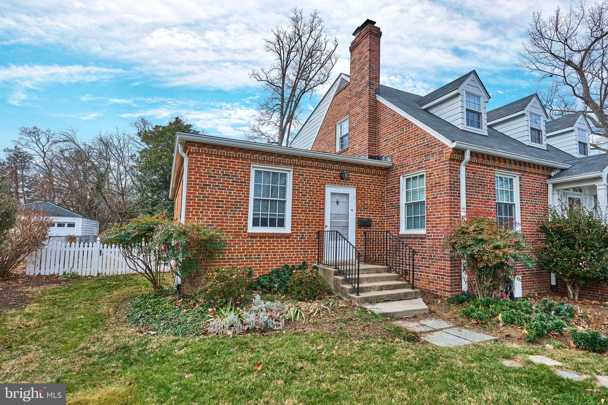 304 N HIGHLAND STREET