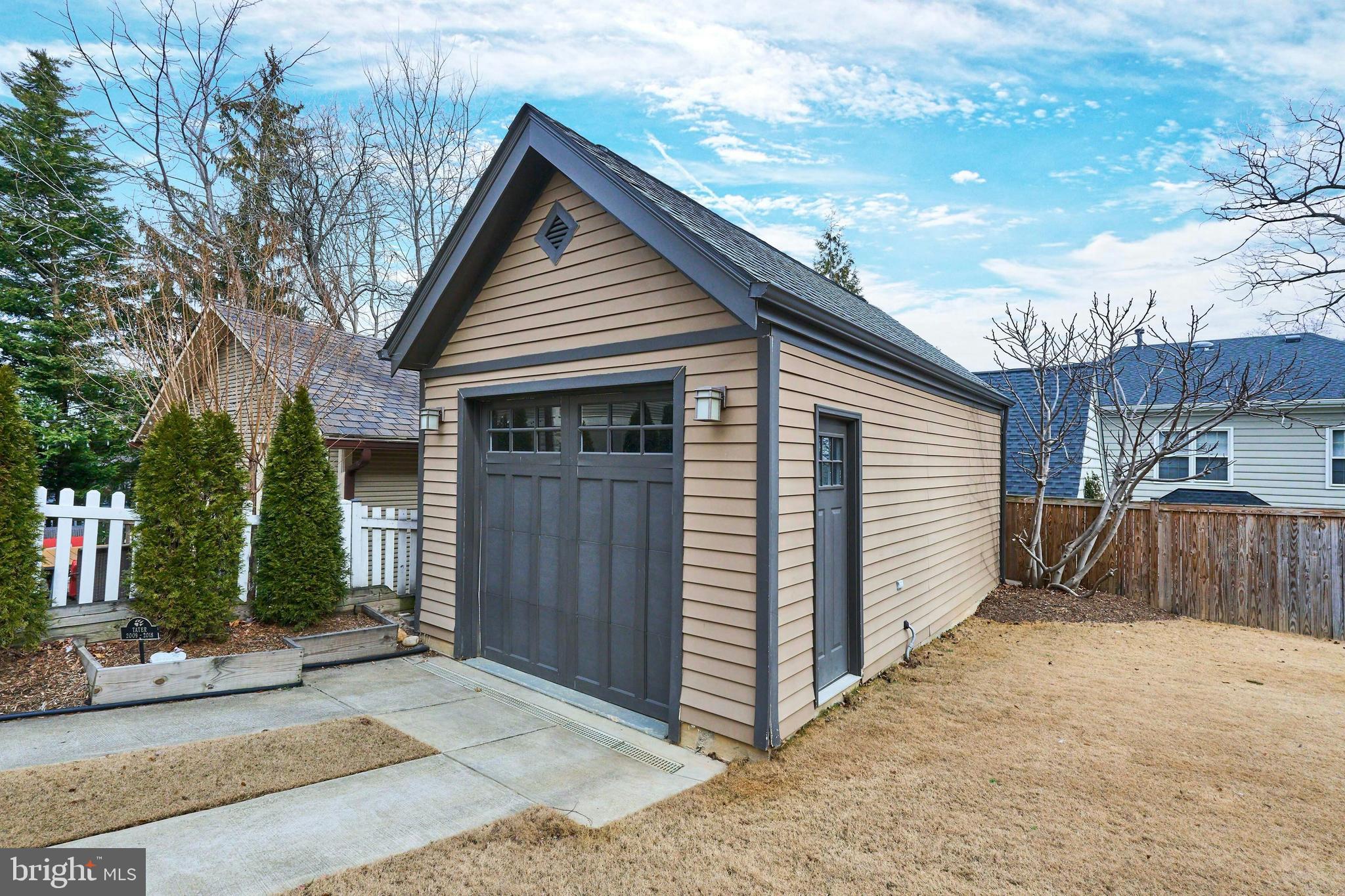 205 N FILLMORE STREET