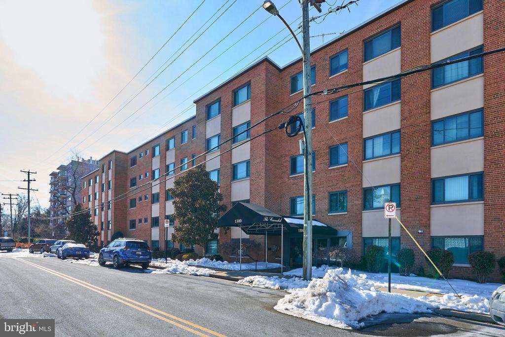 1300 S ARLINGTON RIDGE ROAD 504