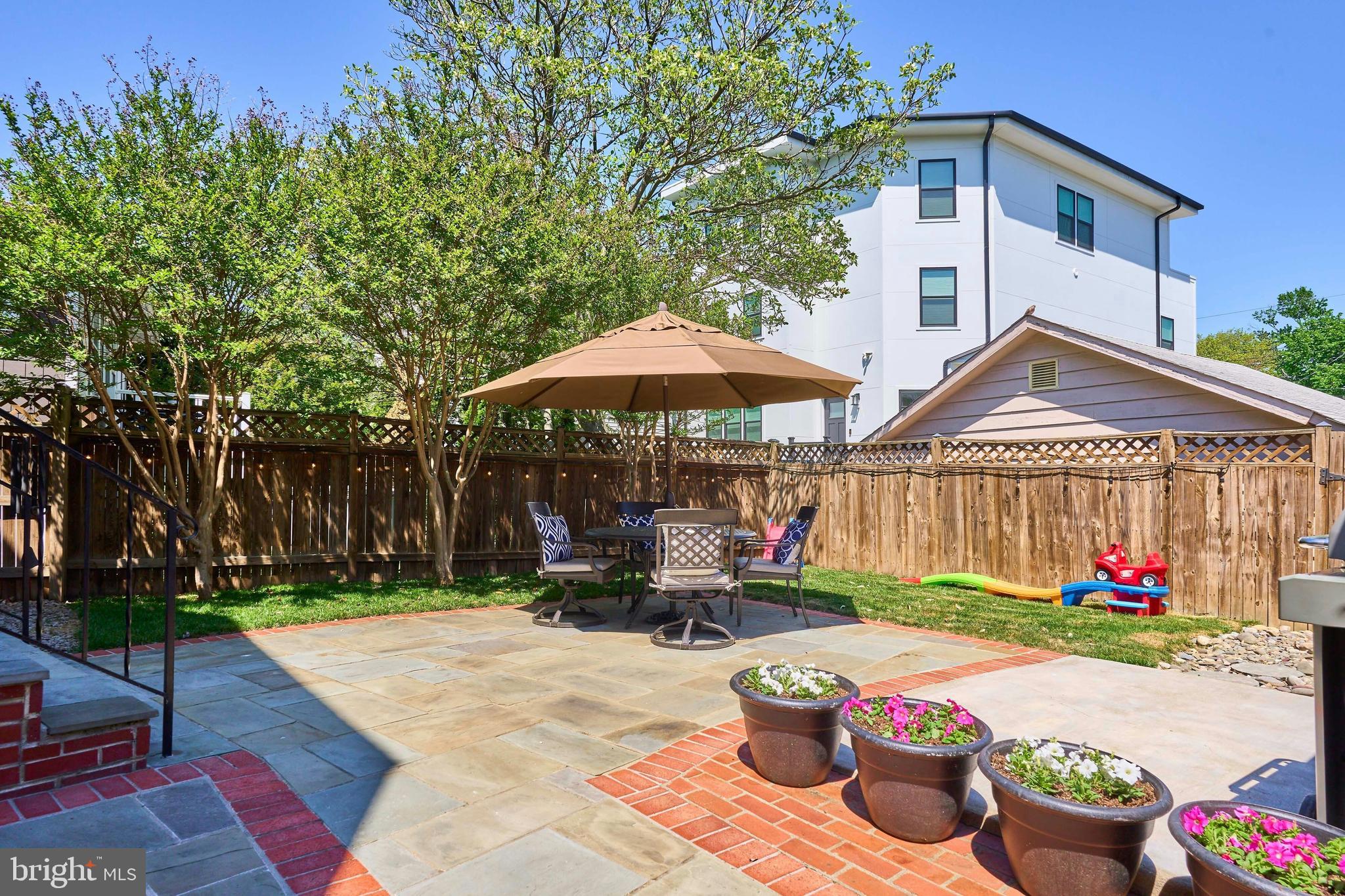 255 N BRYAN STREET