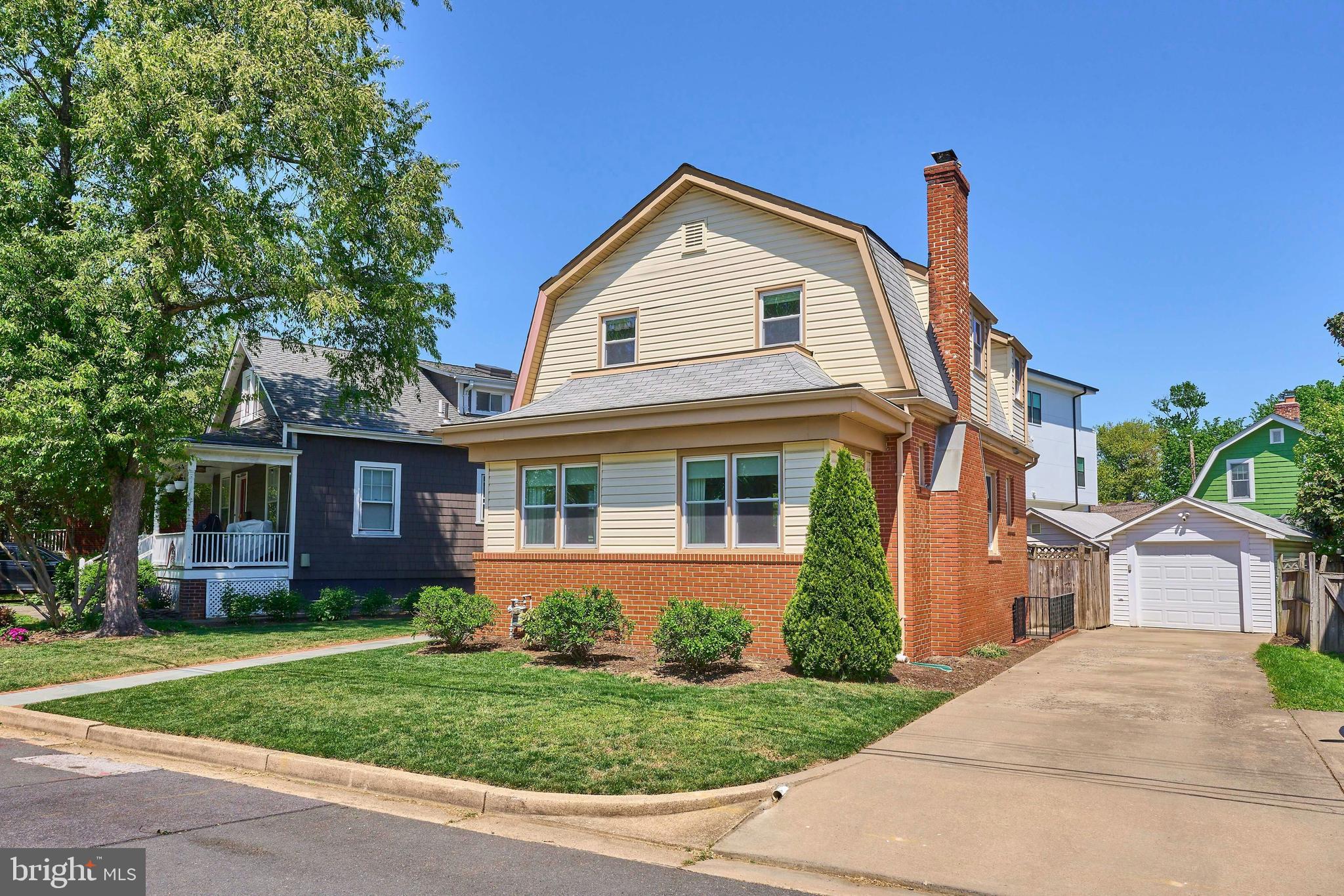 255 N BRYAN STREET