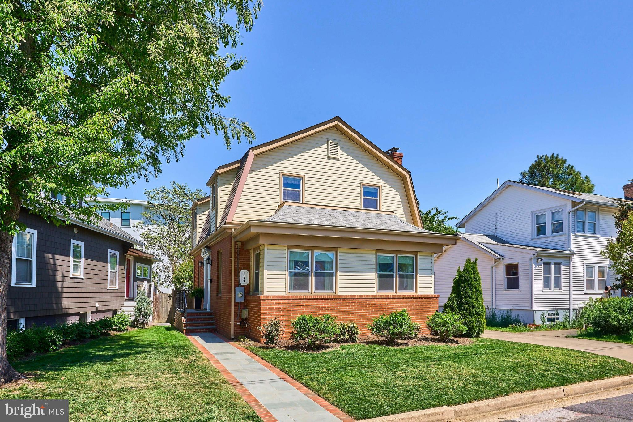 255 N BRYAN STREET
