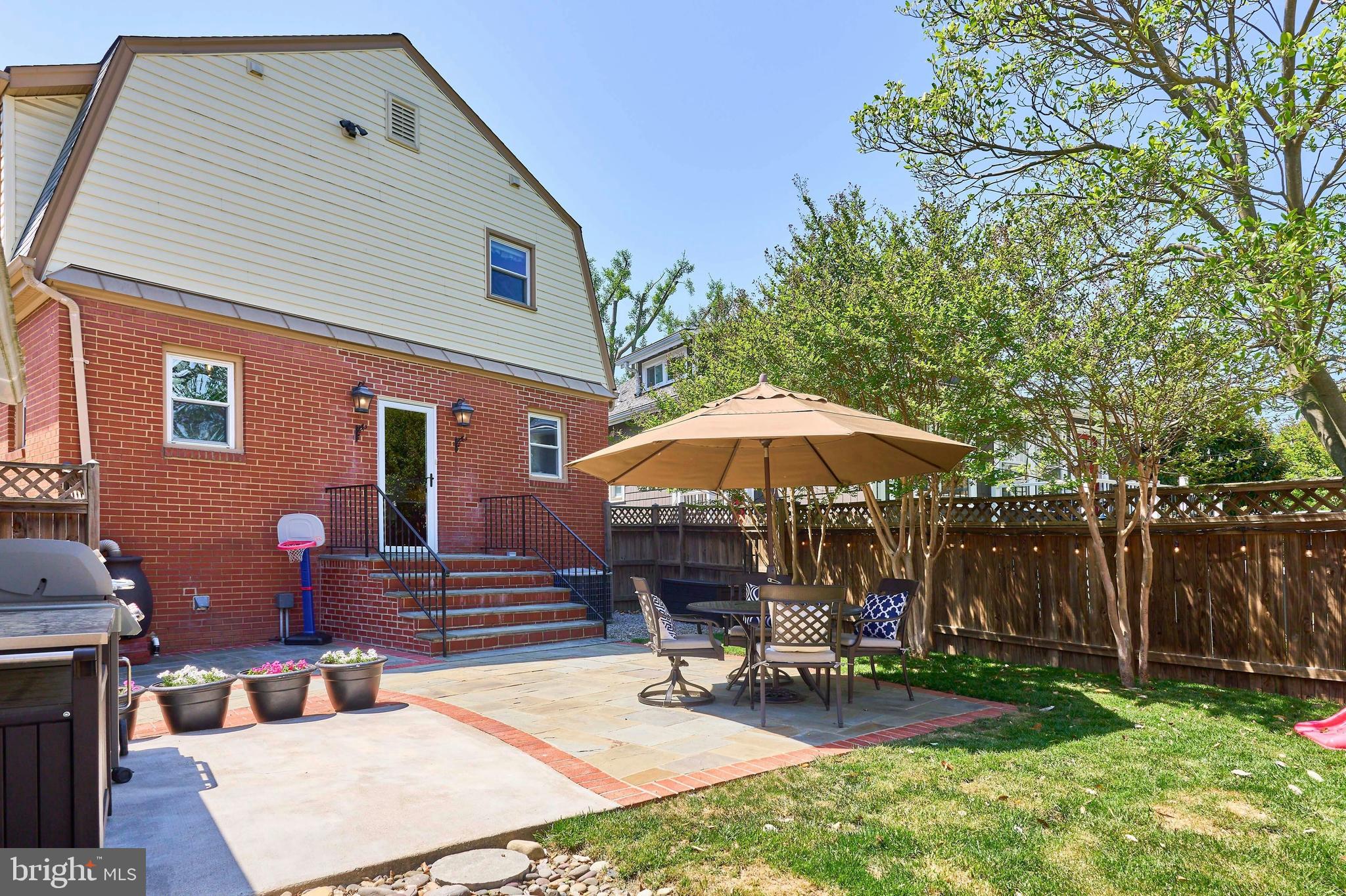 255 N BRYAN STREET