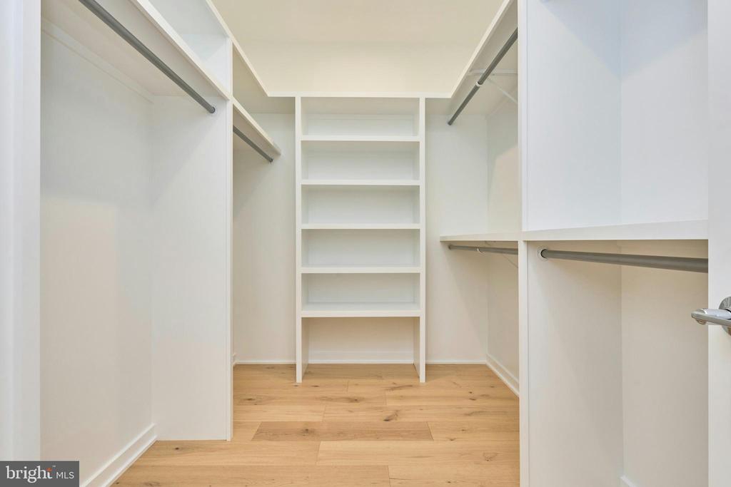 3233 4TH STREET N