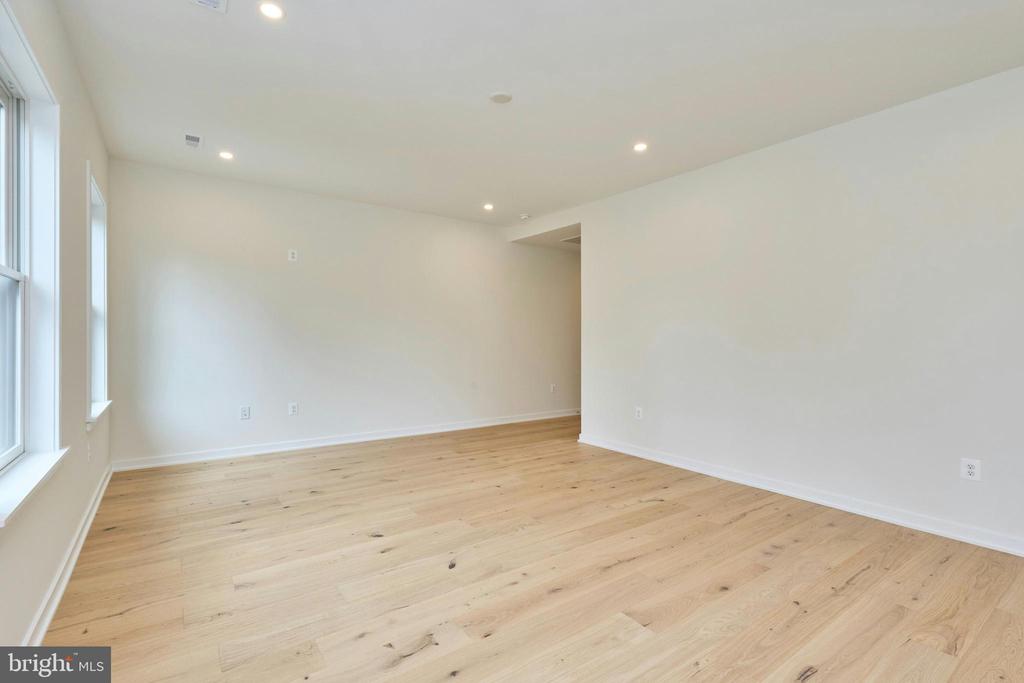 3233 4TH STREET N