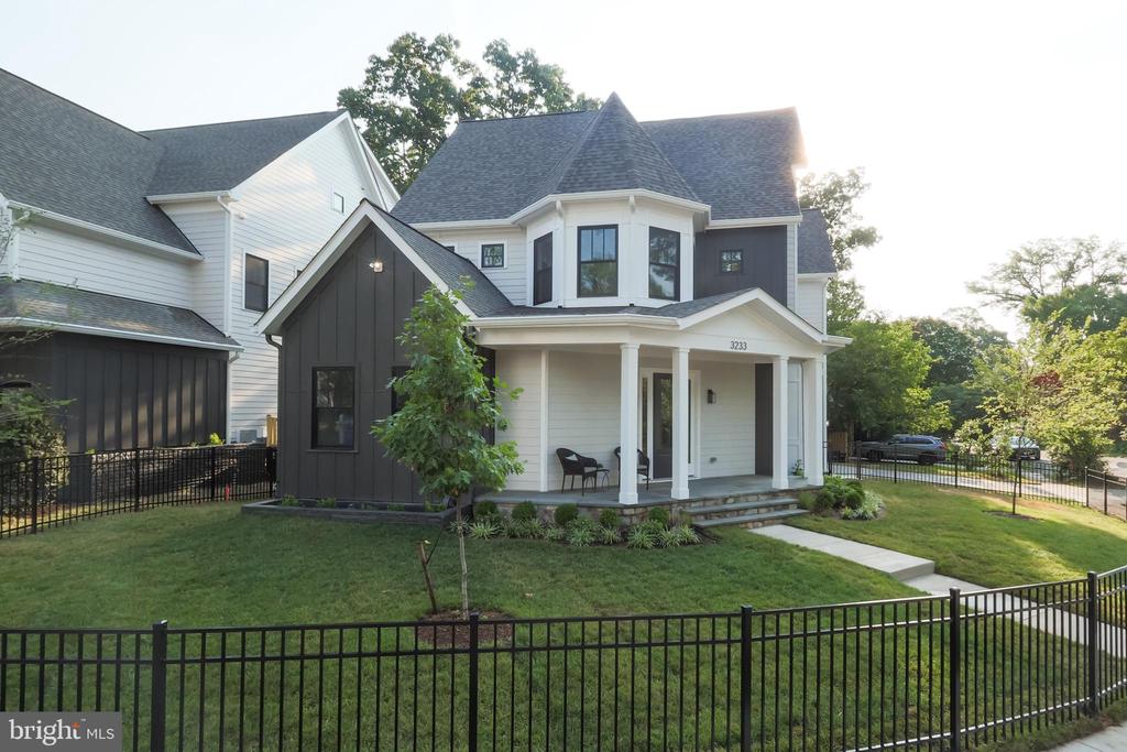 3233 4TH STREET N