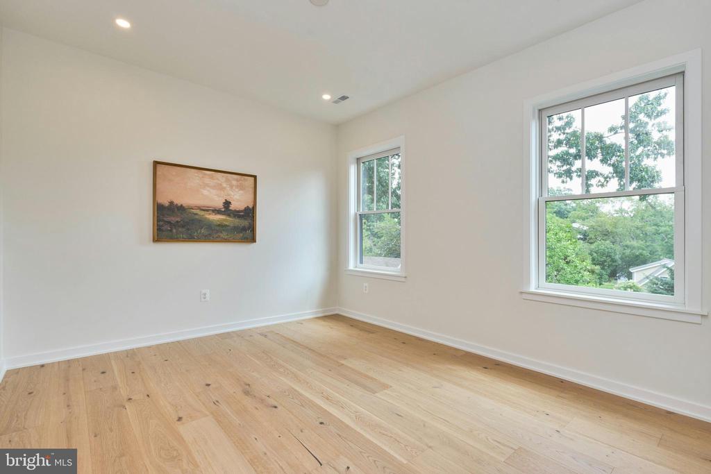 3233 4TH STREET N