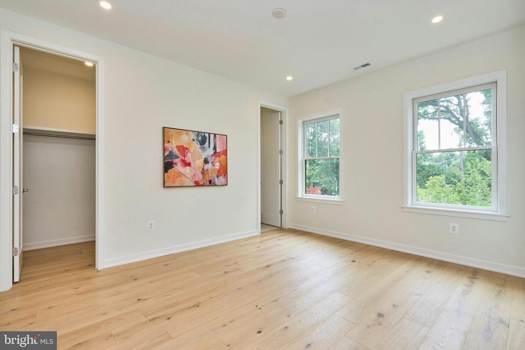 3233 4TH STREET N