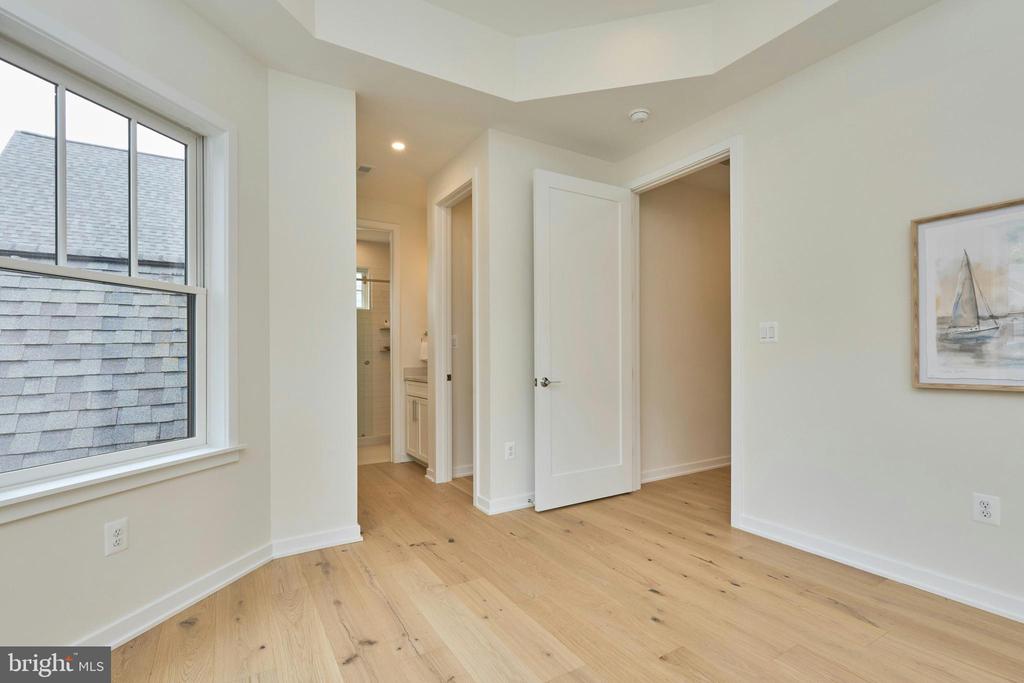 3233 4TH STREET N