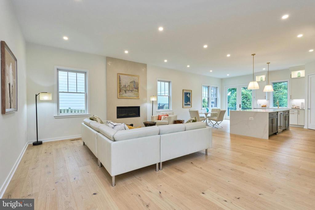 3233 4TH STREET N