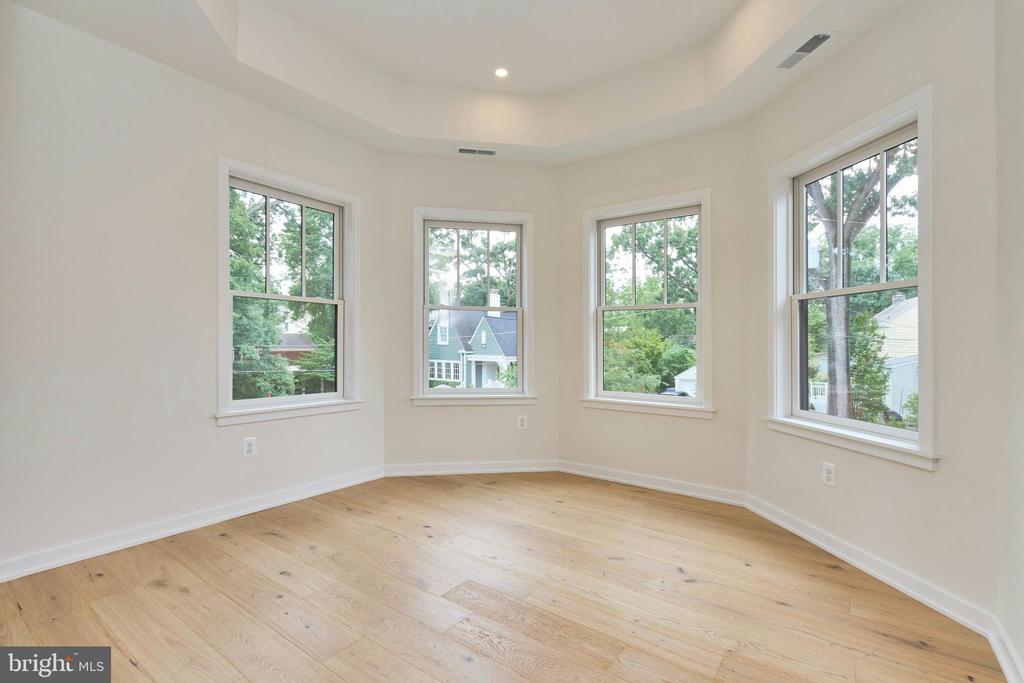 3233 4TH STREET N
