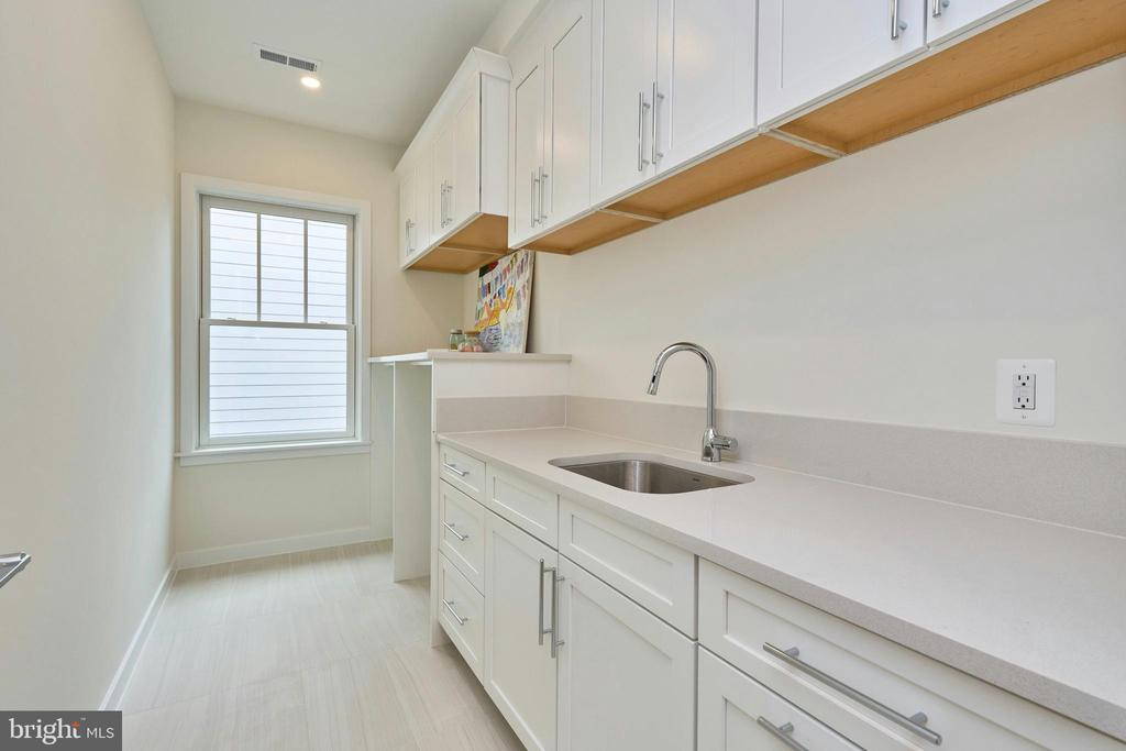 3233 4TH STREET N