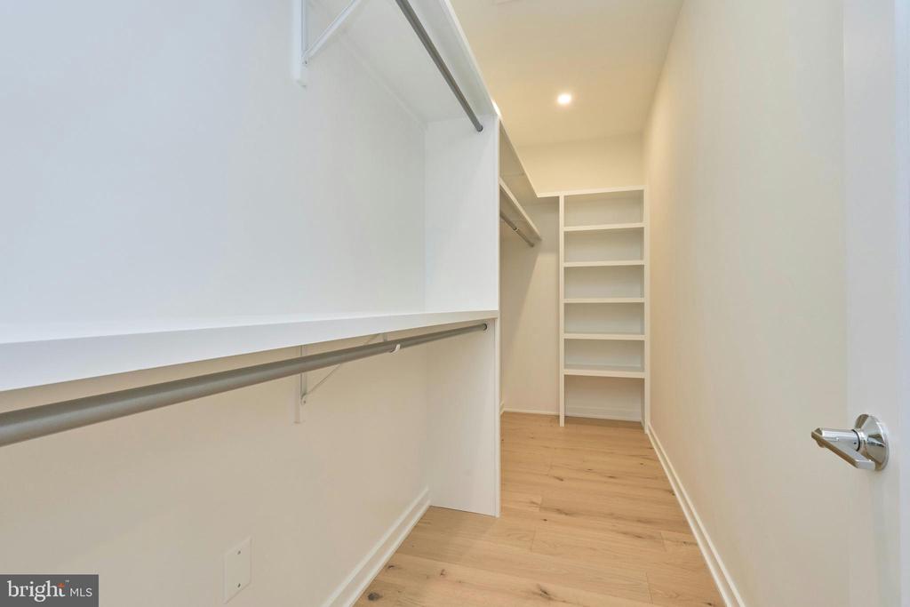 3233 4TH STREET N