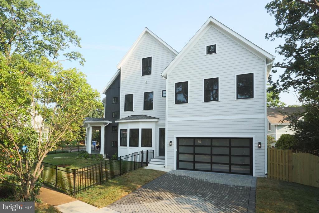 3233 4TH STREET N