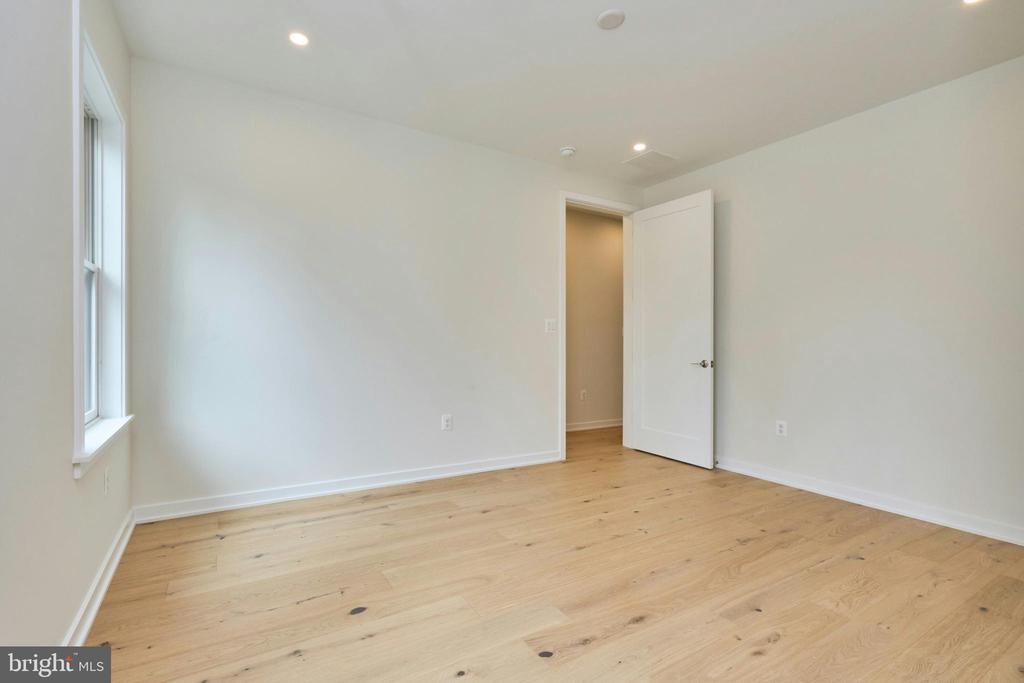 3233 4TH STREET N