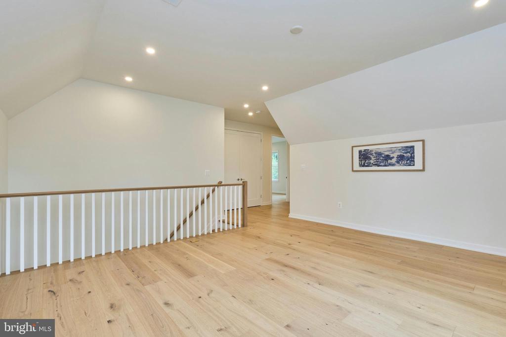 3233 4TH STREET N