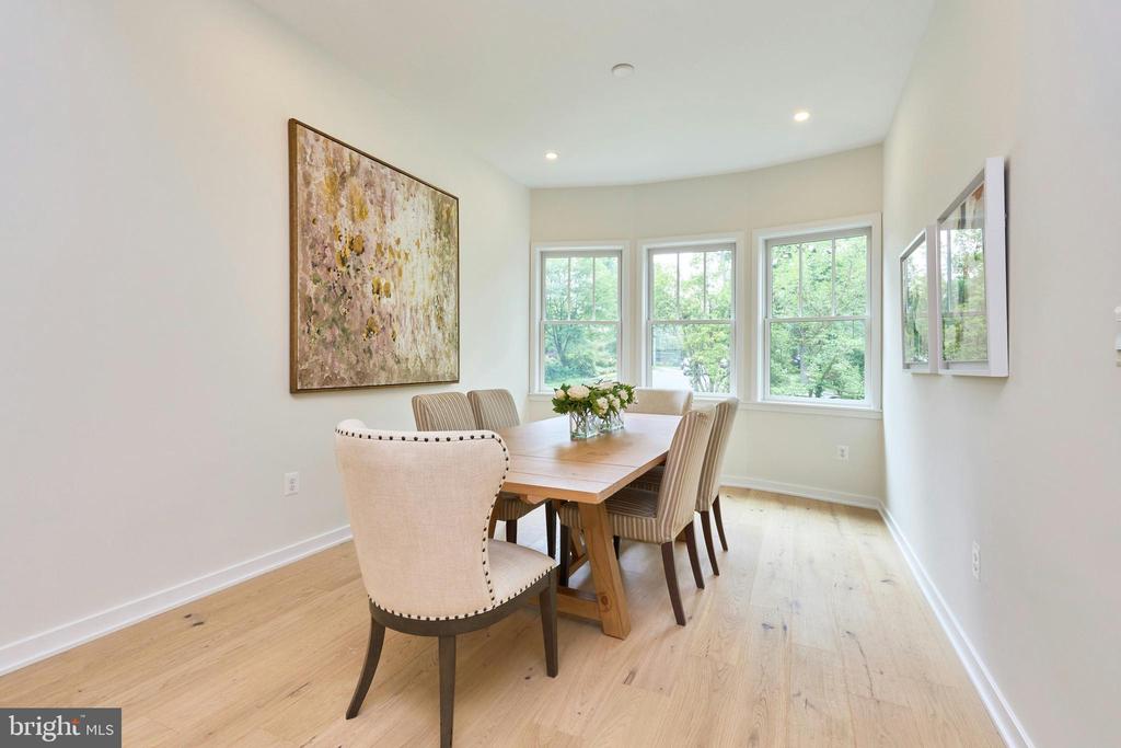 3233 4TH STREET N