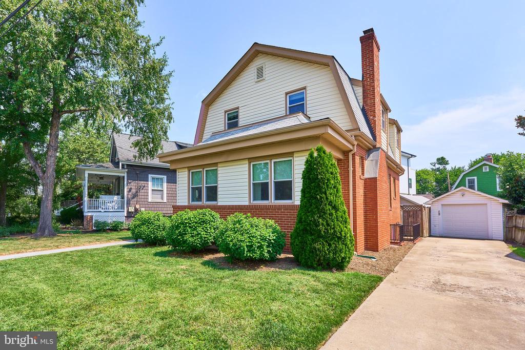 255 N BRYAN STREET