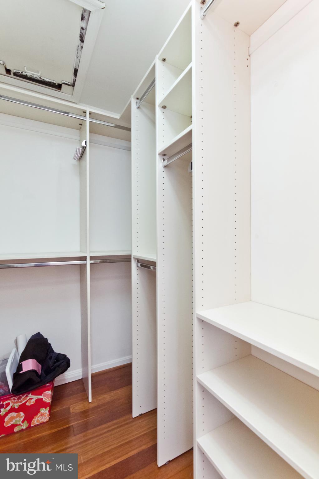 1735 KINGSGATE COURT Unit: 304