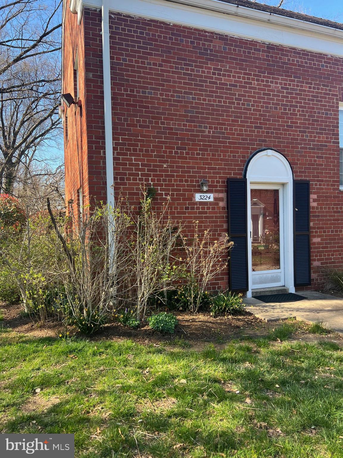 3224 Martha Custis Dr