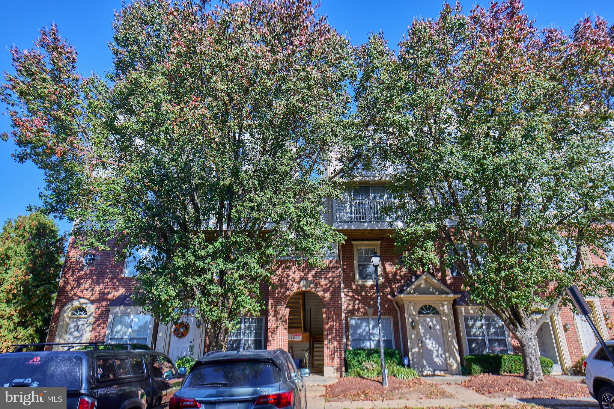 1735 Kingsgate Ct #304