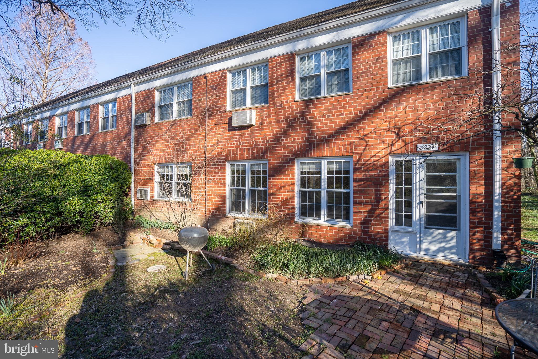 3224 MARTHA CUSTIS DR