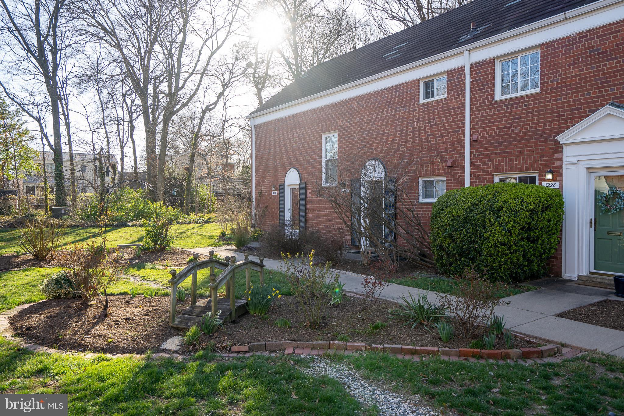 3224 MARTHA CUSTIS DR