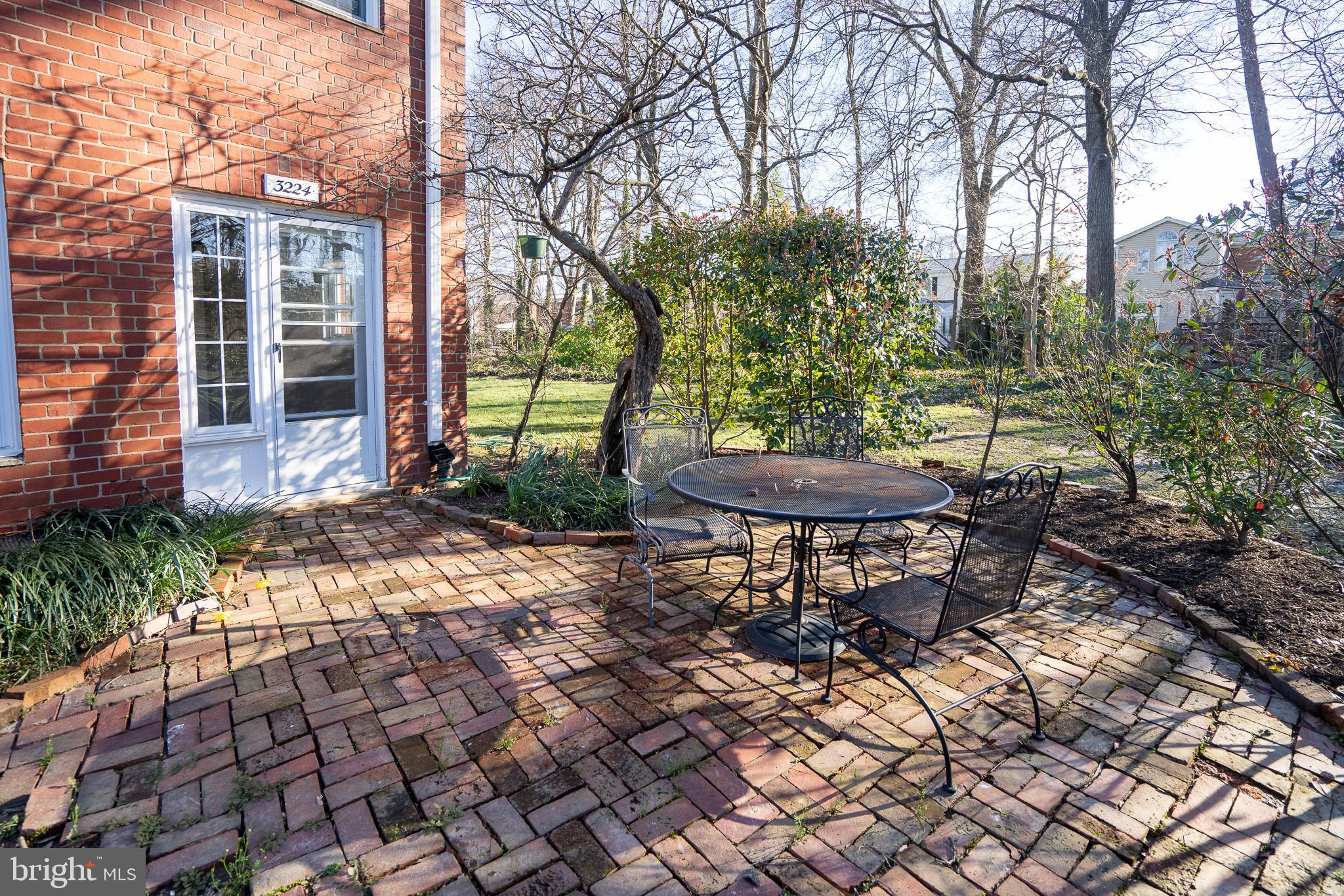 3224 MARTHA CUSTIS DR