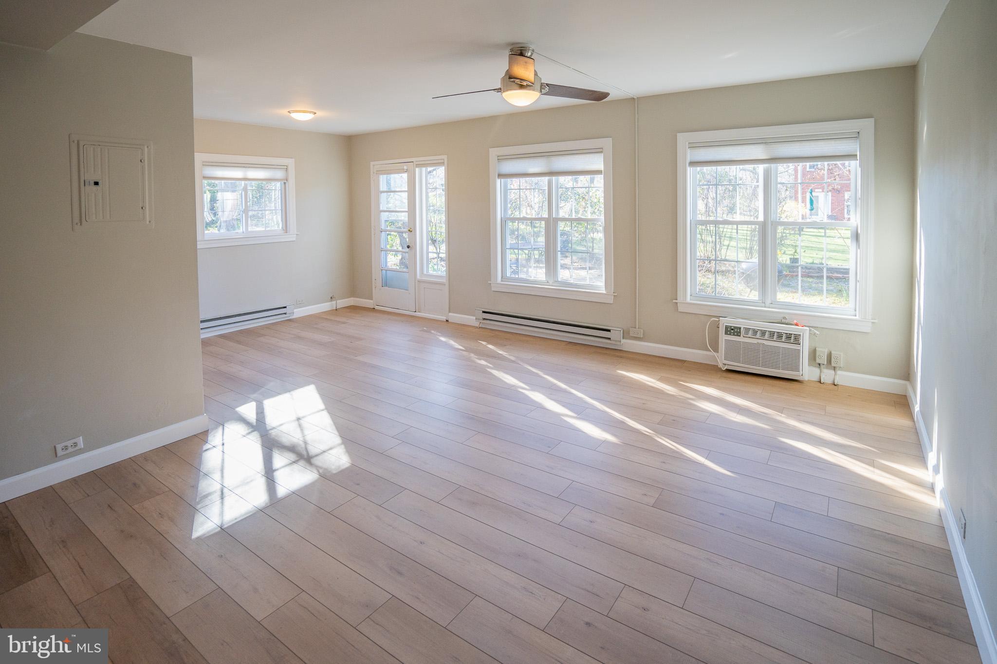 3224 MARTHA CUSTIS DR