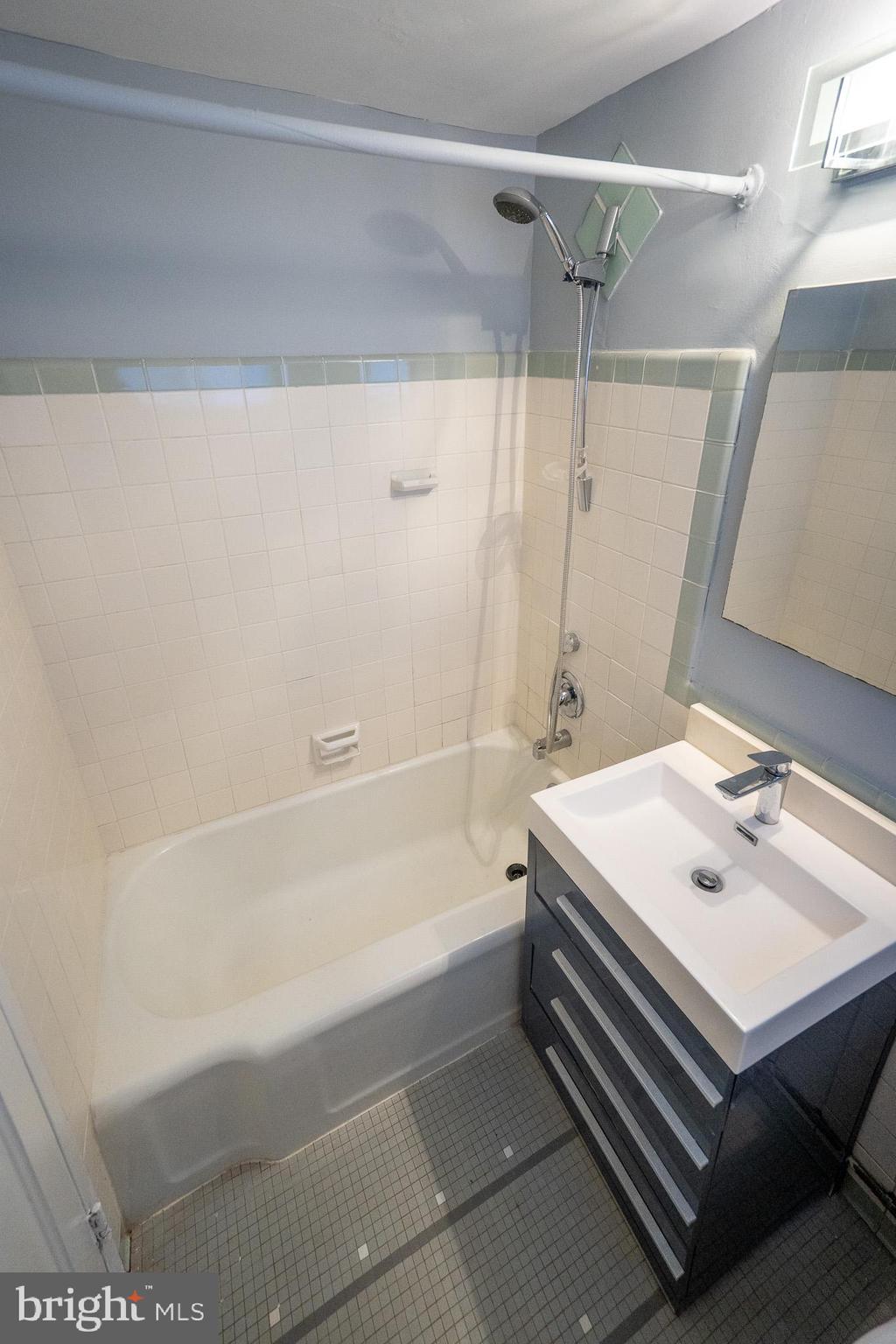 3224 MARTHA CUSTIS DR