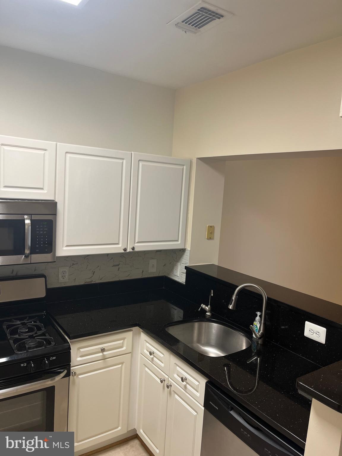 12911 ALTON SQUARE Unit: 201