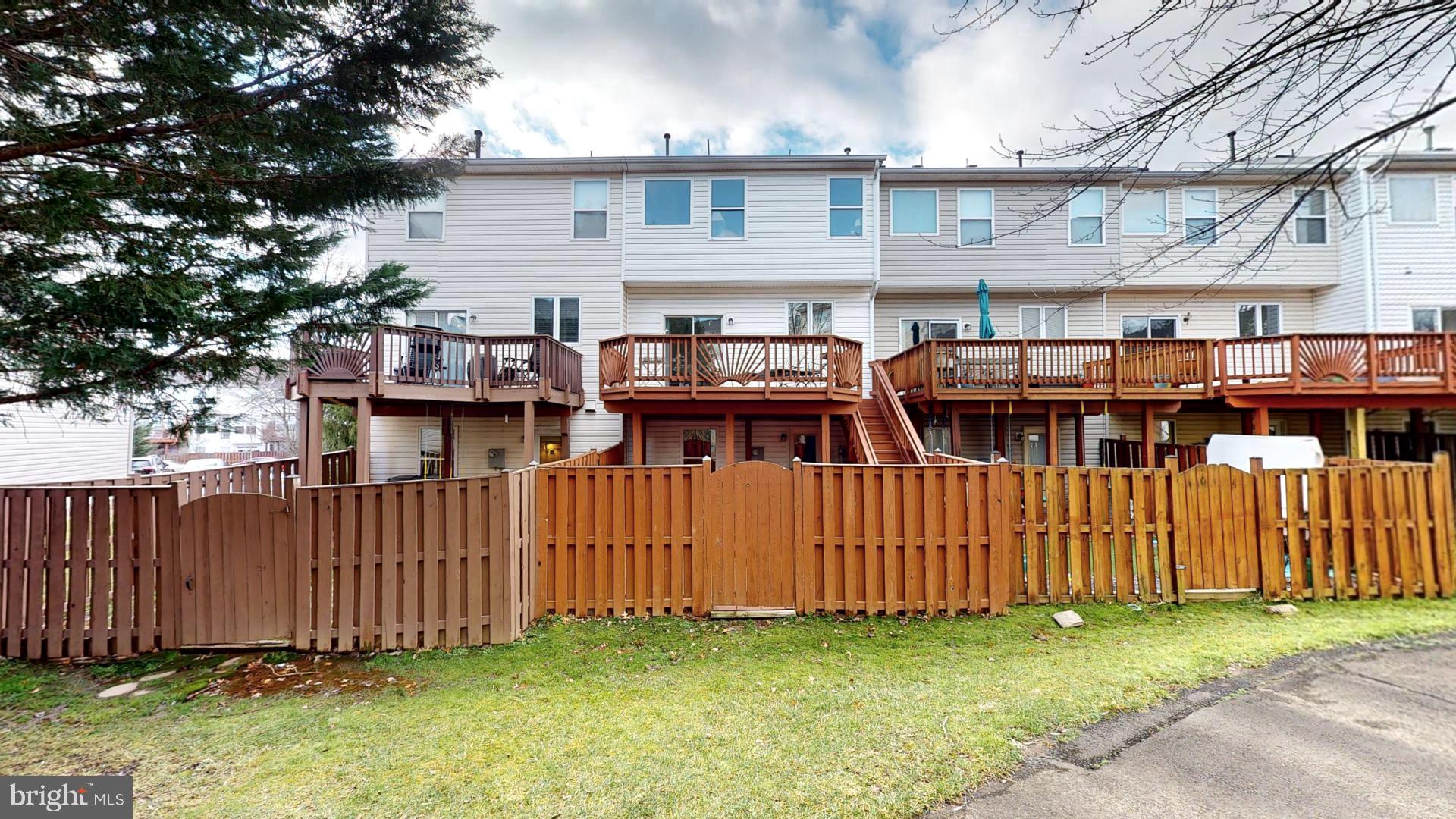 2583 James Madison Cir