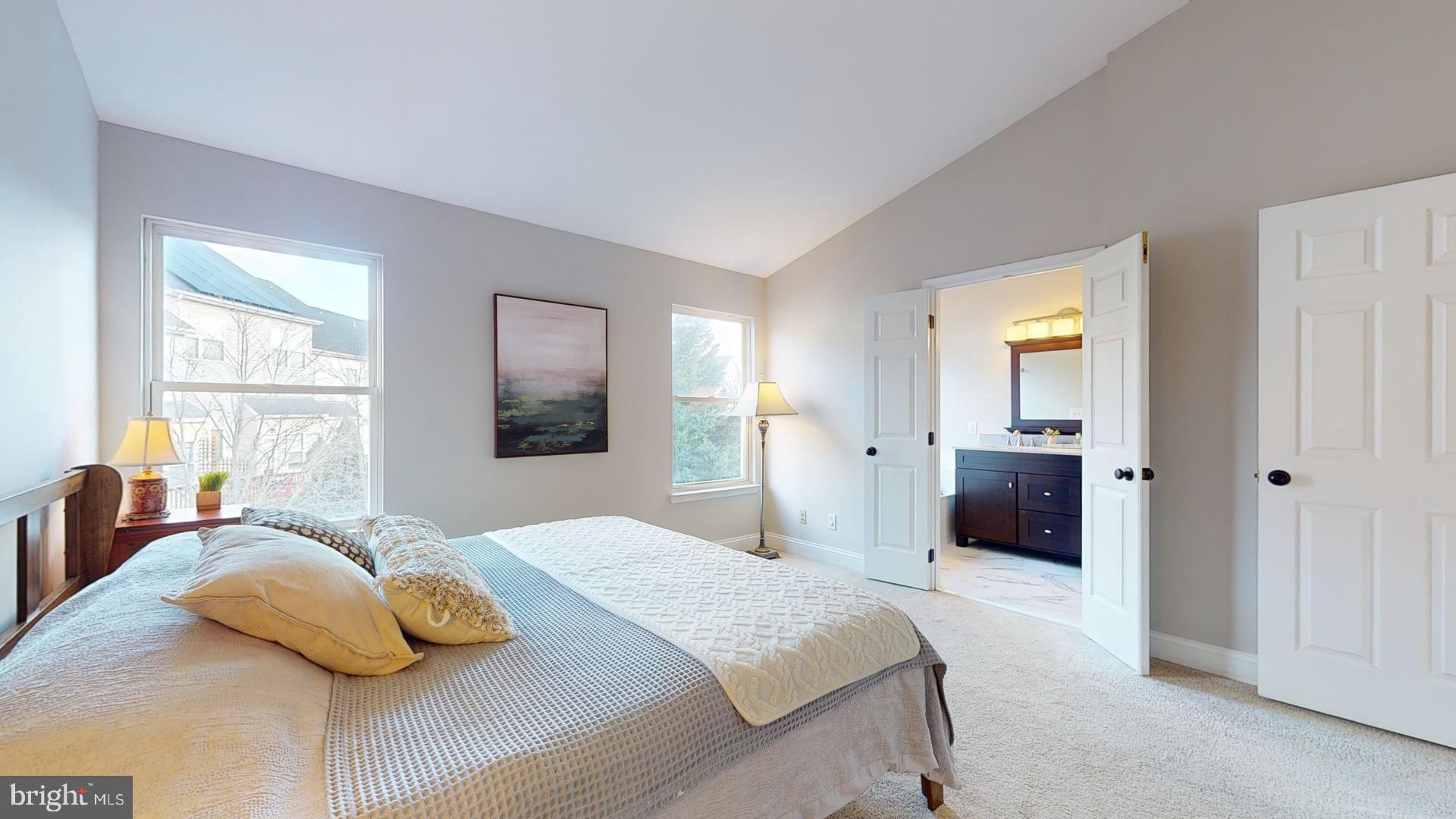 2583 James Madison Cir